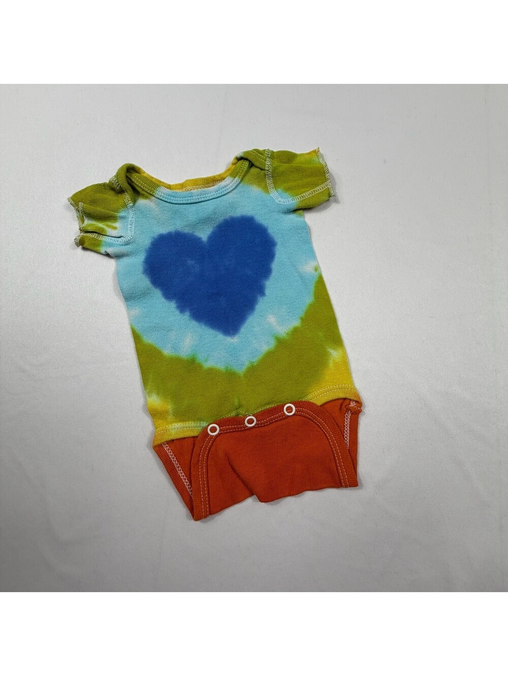 Honors Newborn Tie-Dye Heart Cotton Bodysuit
